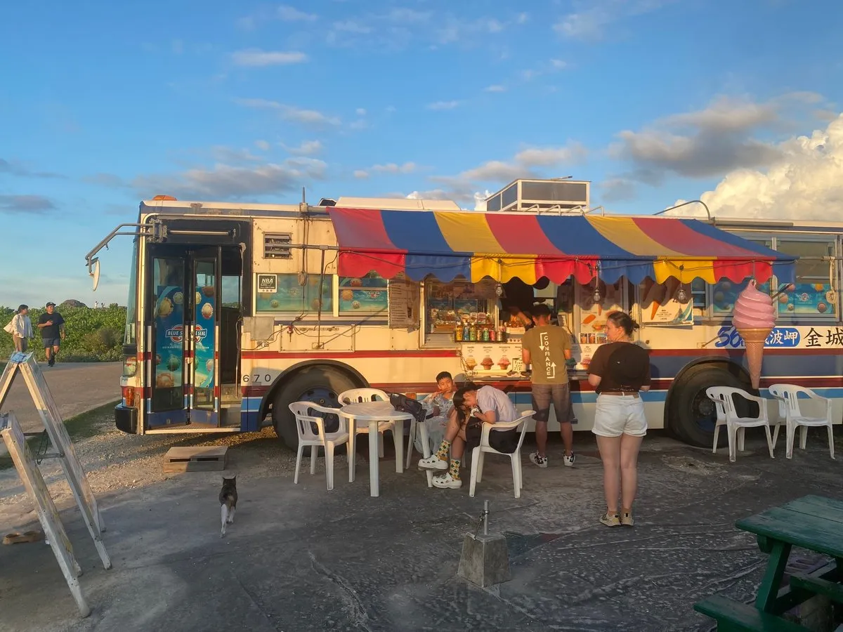 Автобус-ларёк с едой