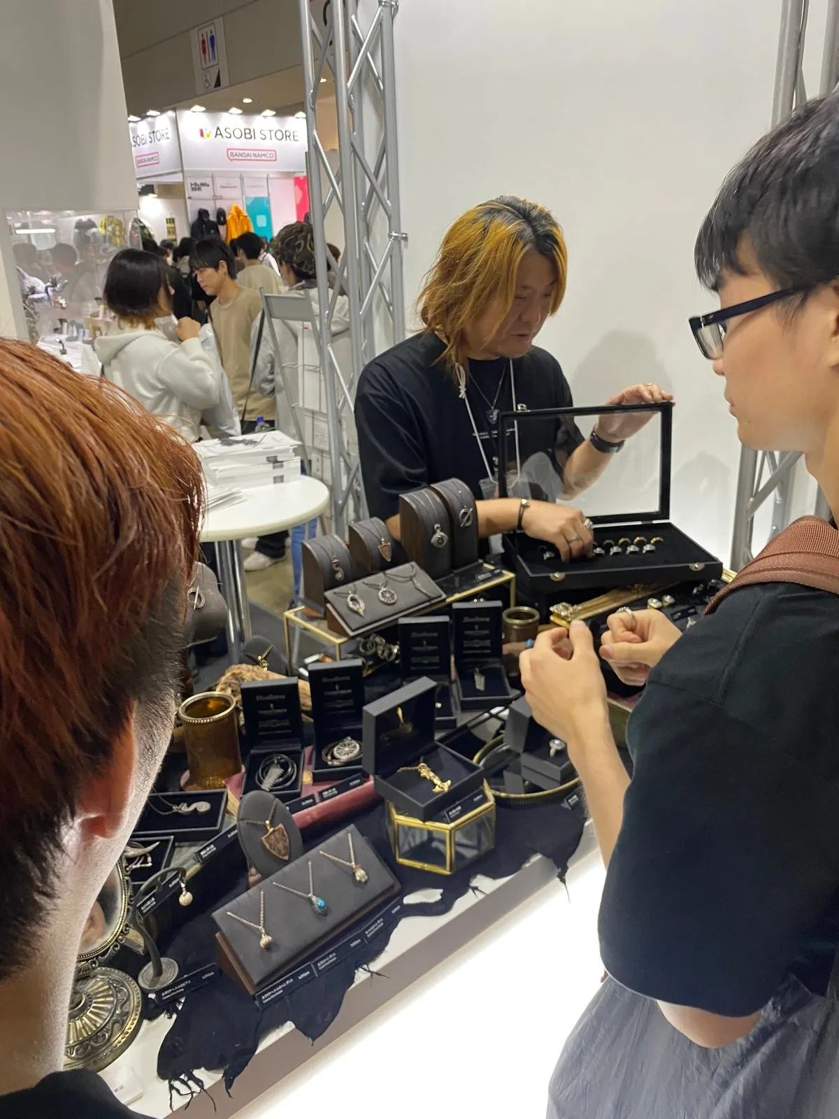 Кольца и амулеты из souls-игр. Вживую хуже чем на картинке :/