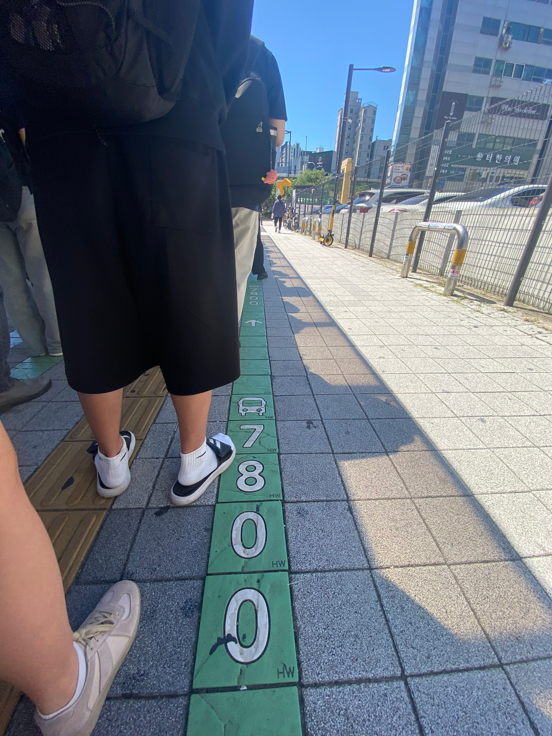 Очередь на автобус у каждого маршрута своя