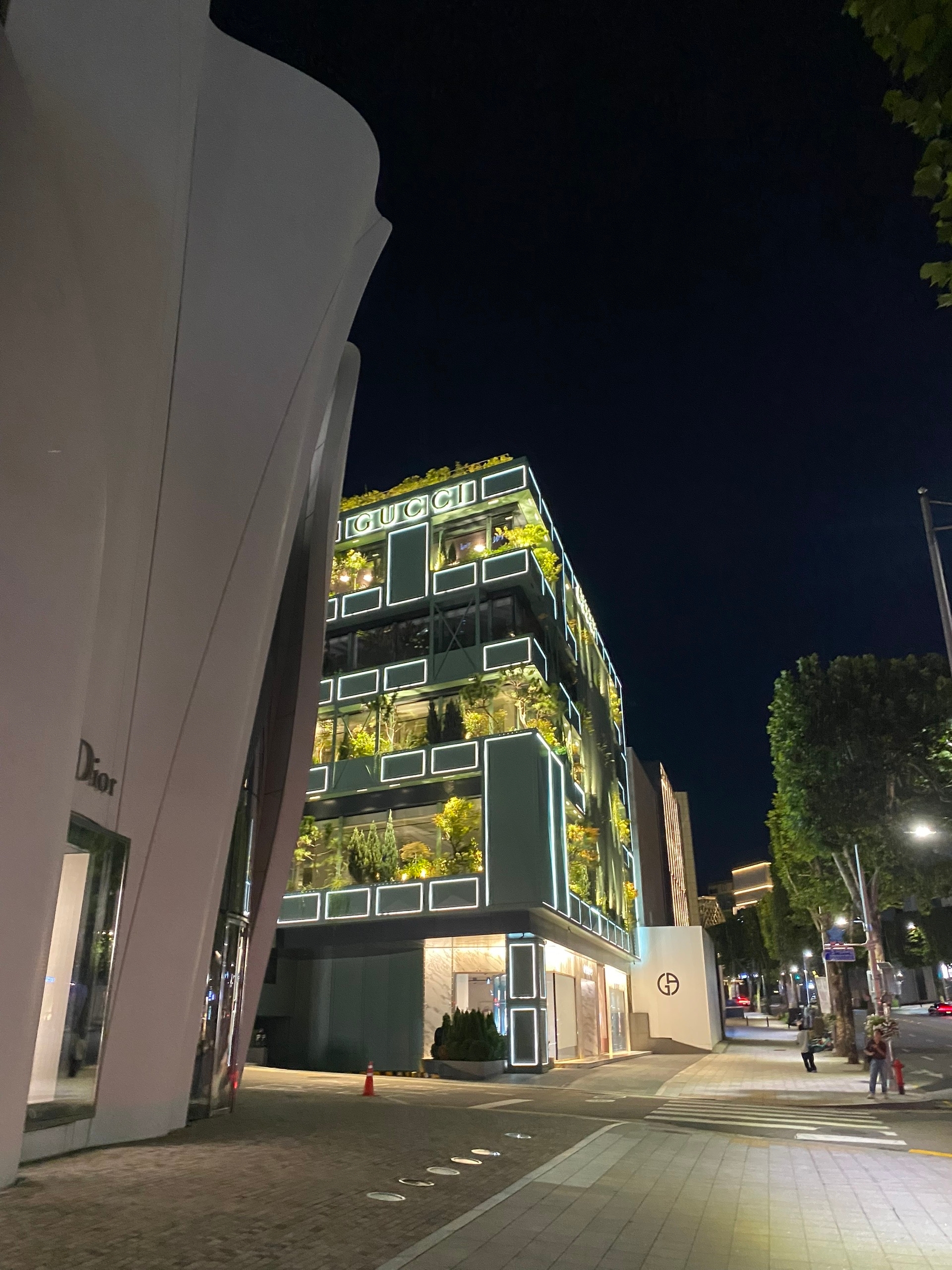 Лухури магазины