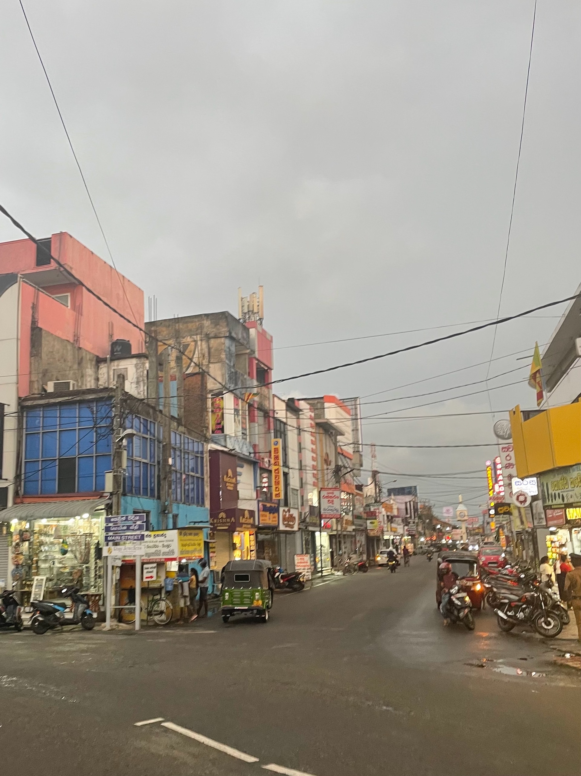 Выглядит как город из Fallout