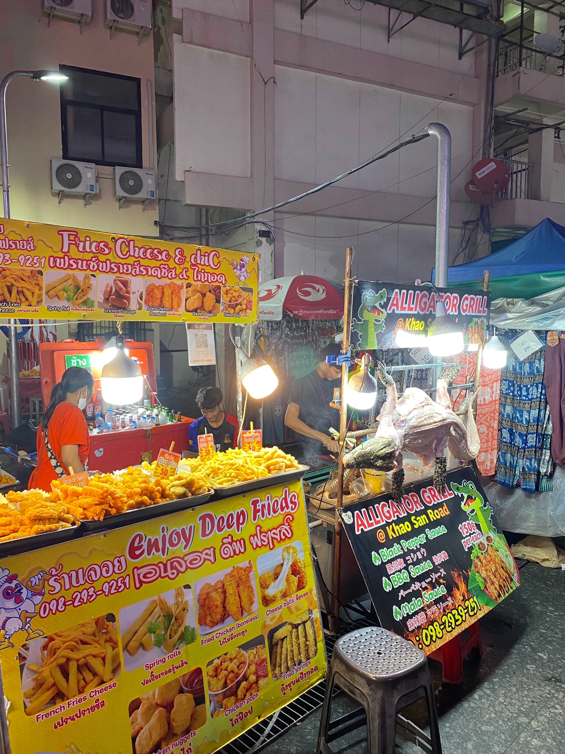 Мясо алигатора прямо, кхм, с алигатора