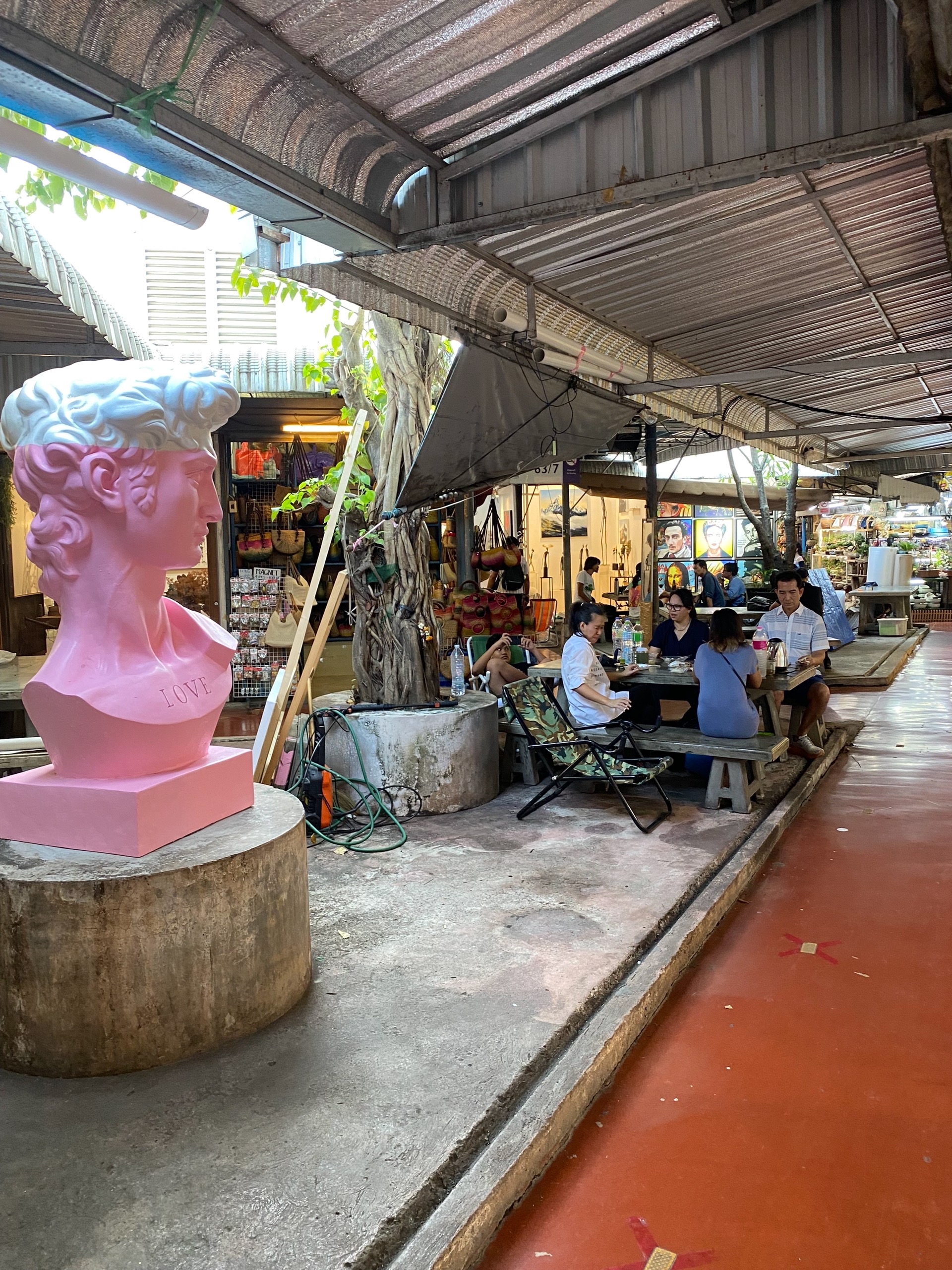 Бошка. На рынке