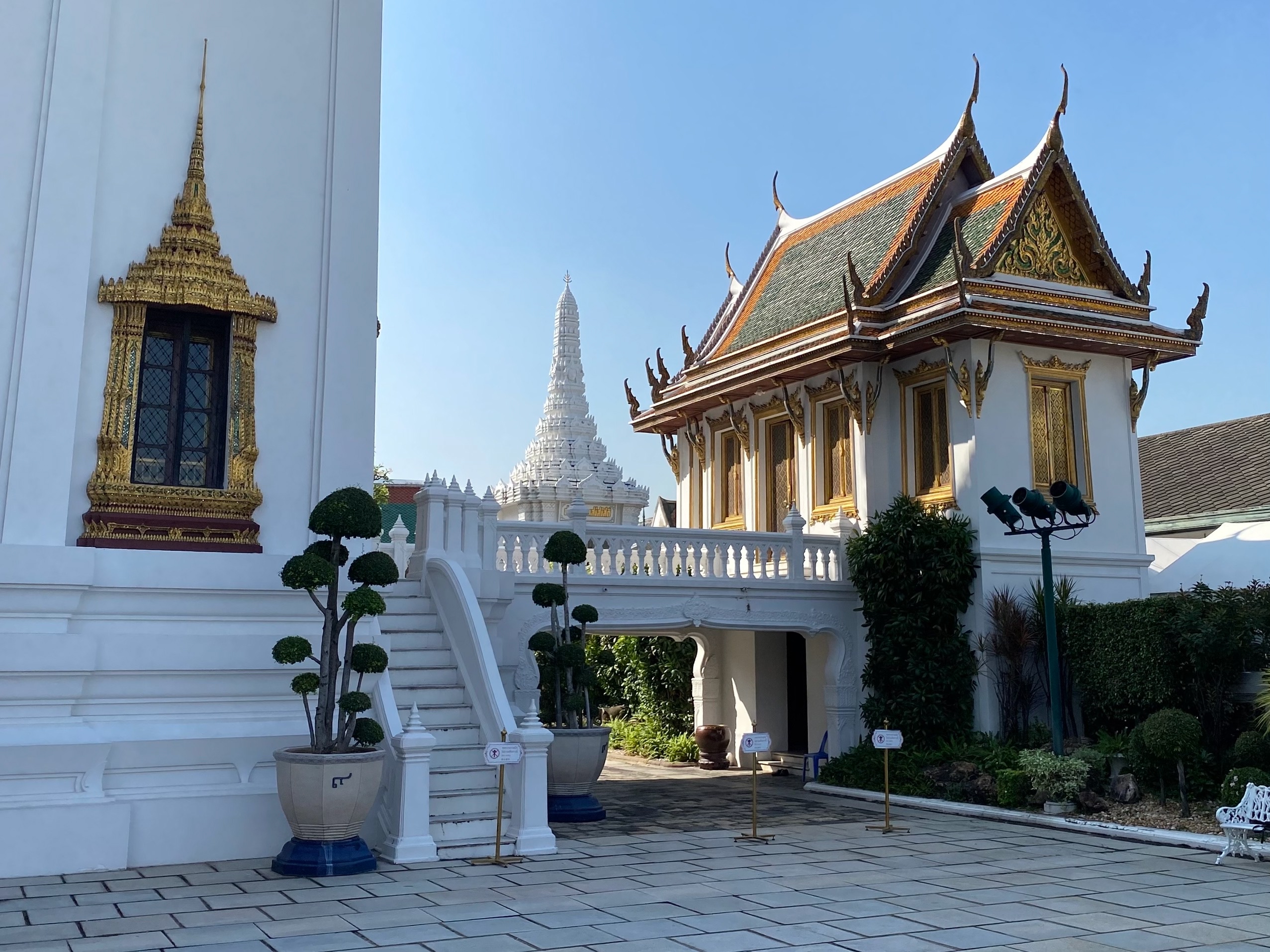 Башня торчит