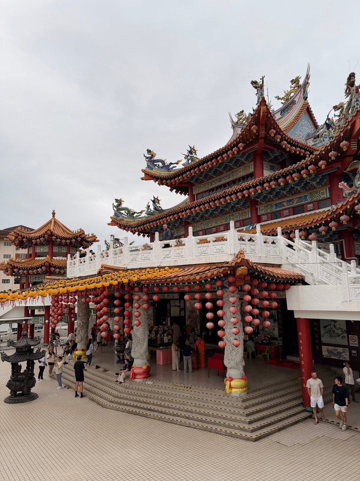 Храм. Когда мы тут были - шла свадьба