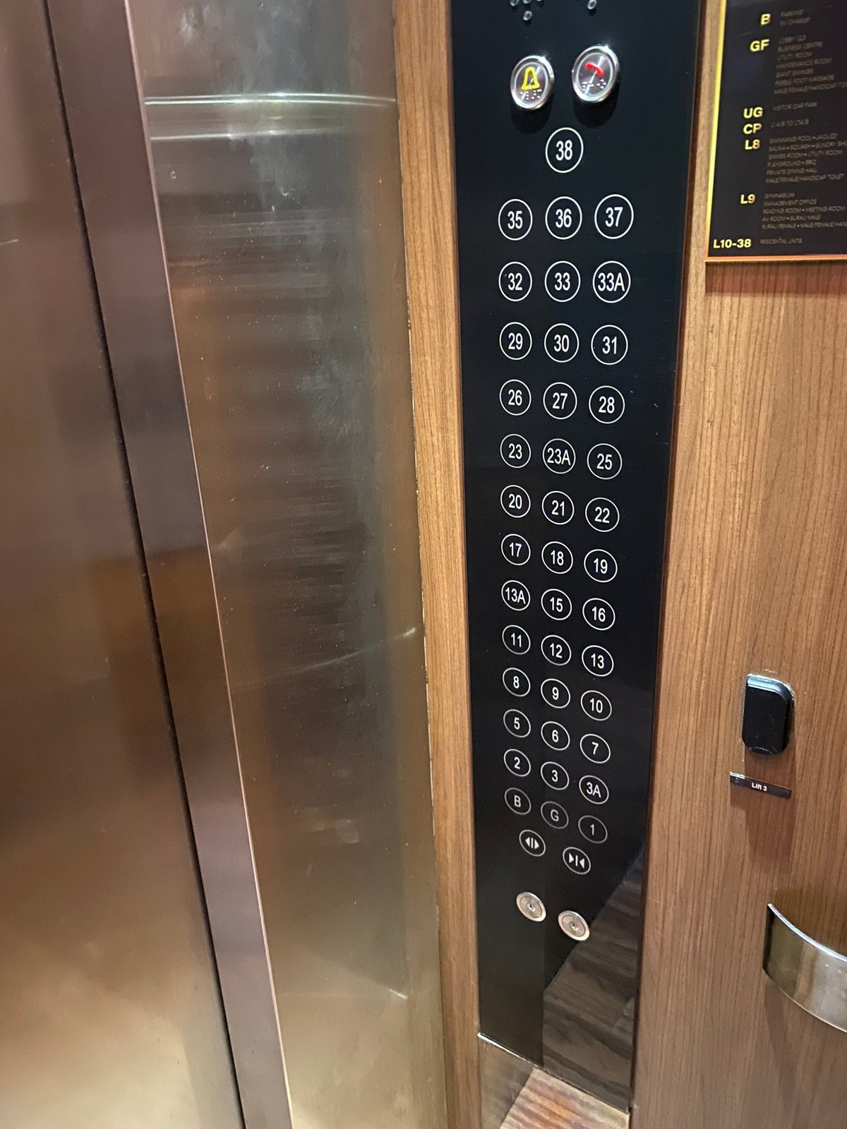 Везде где есть цифра четыре её заменяют