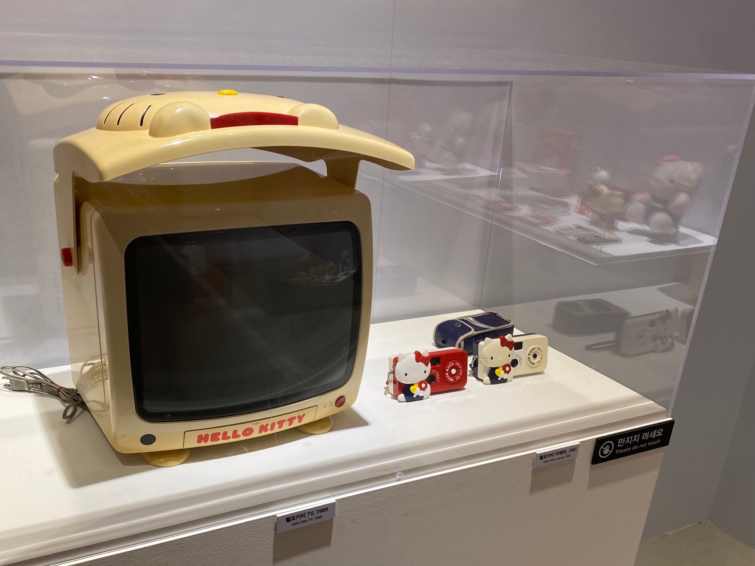 Редкий хеллоу-китти-тв