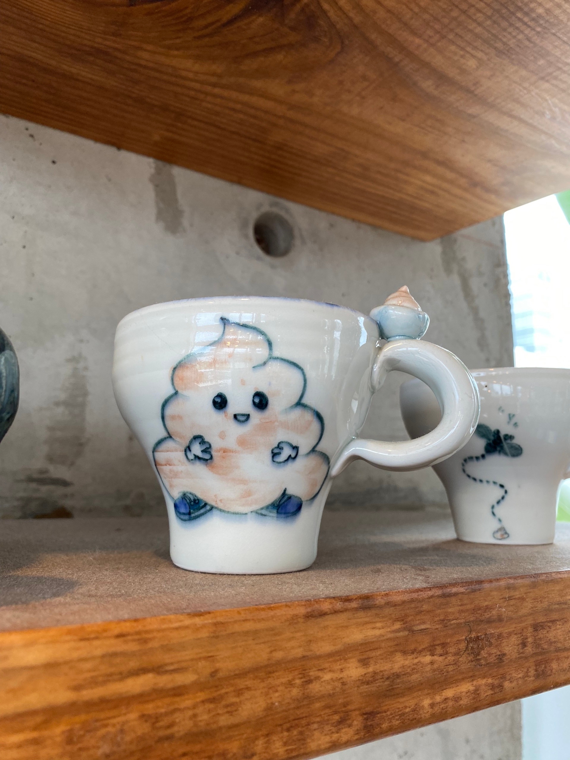 Кружка с говном из кафе с говном