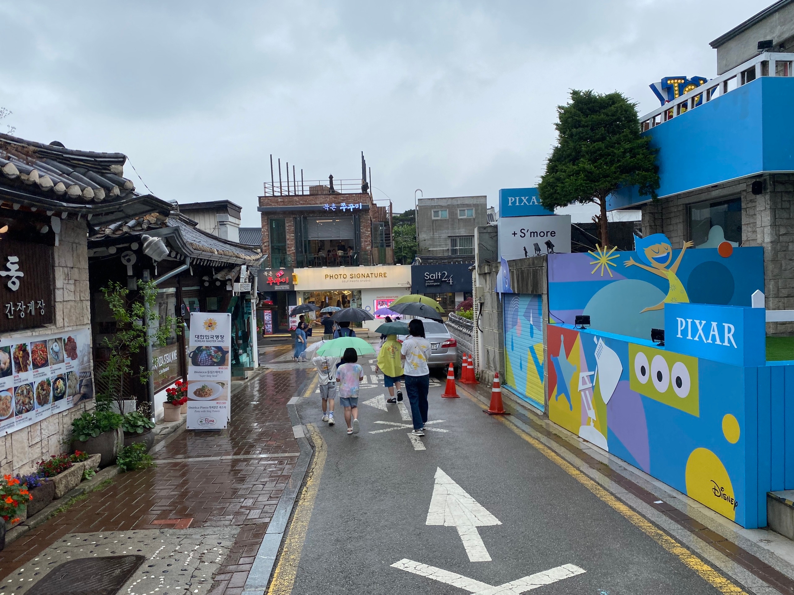 Брендированное пиксаром кафе