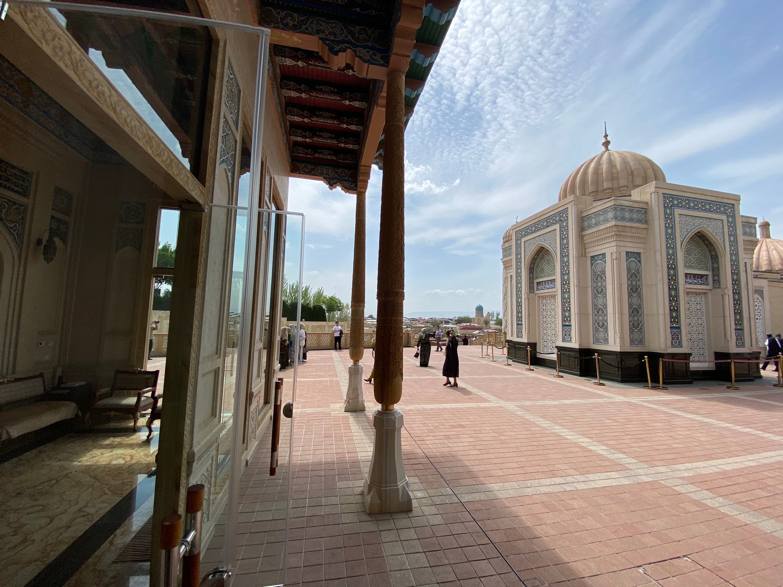 Для солидных господ - кондиционированную будку