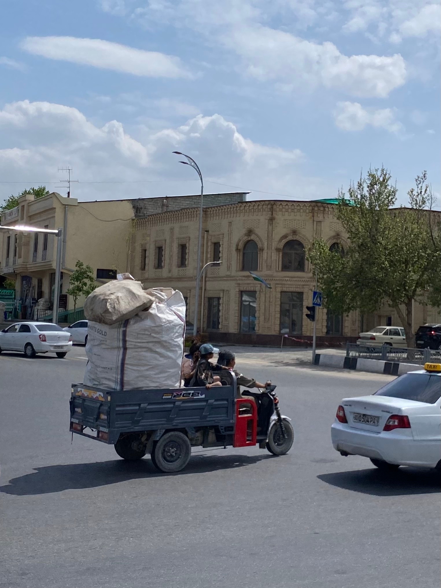 Она-же, в потоке