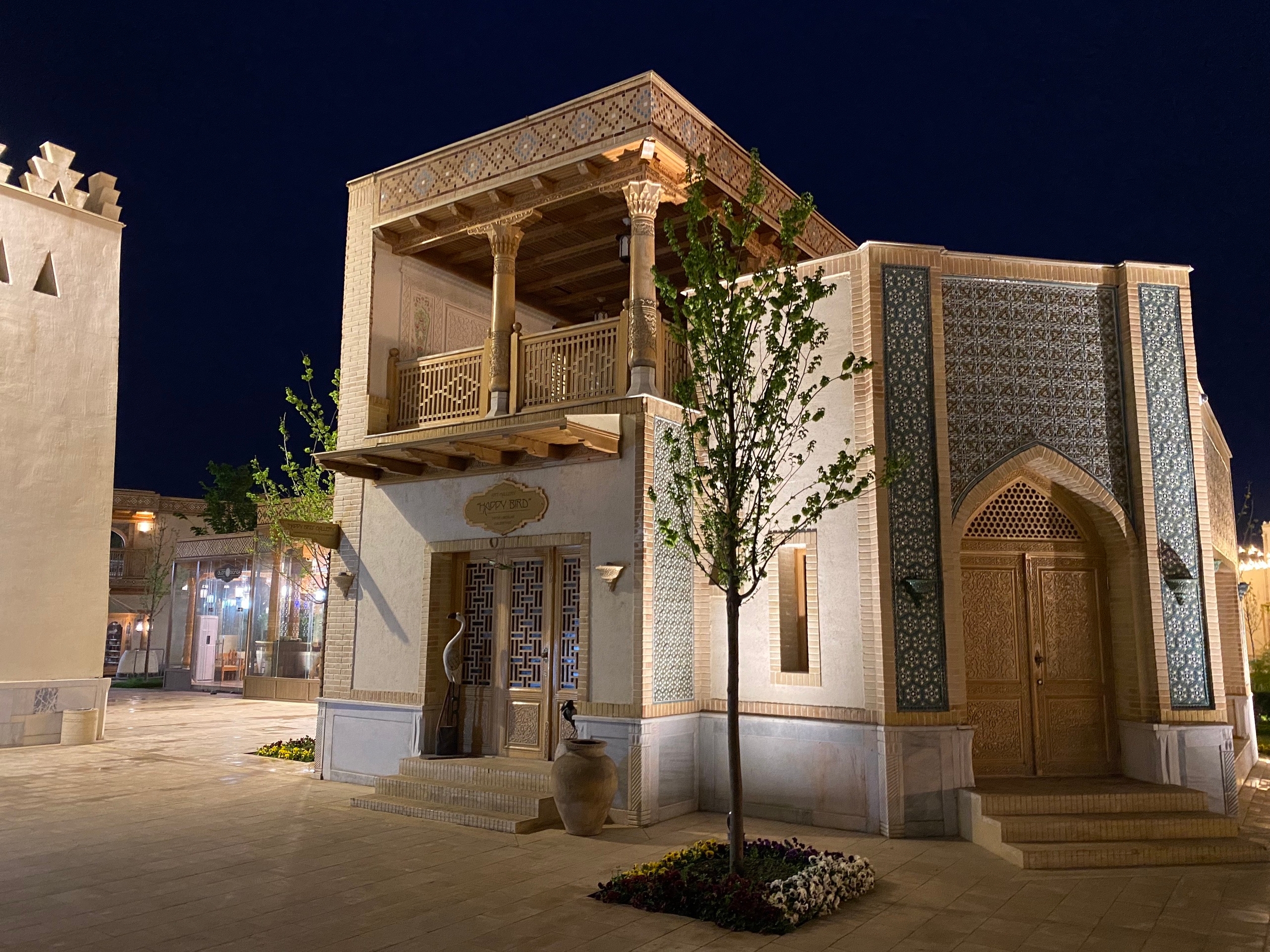 Отстроенный для туристов район в традиционном стиле