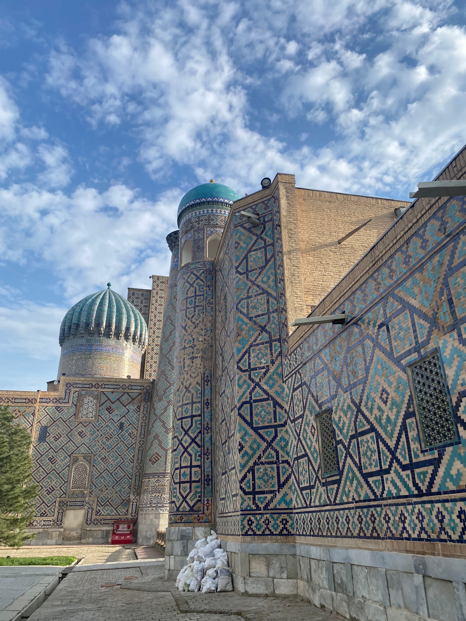 Бирюзовые купола