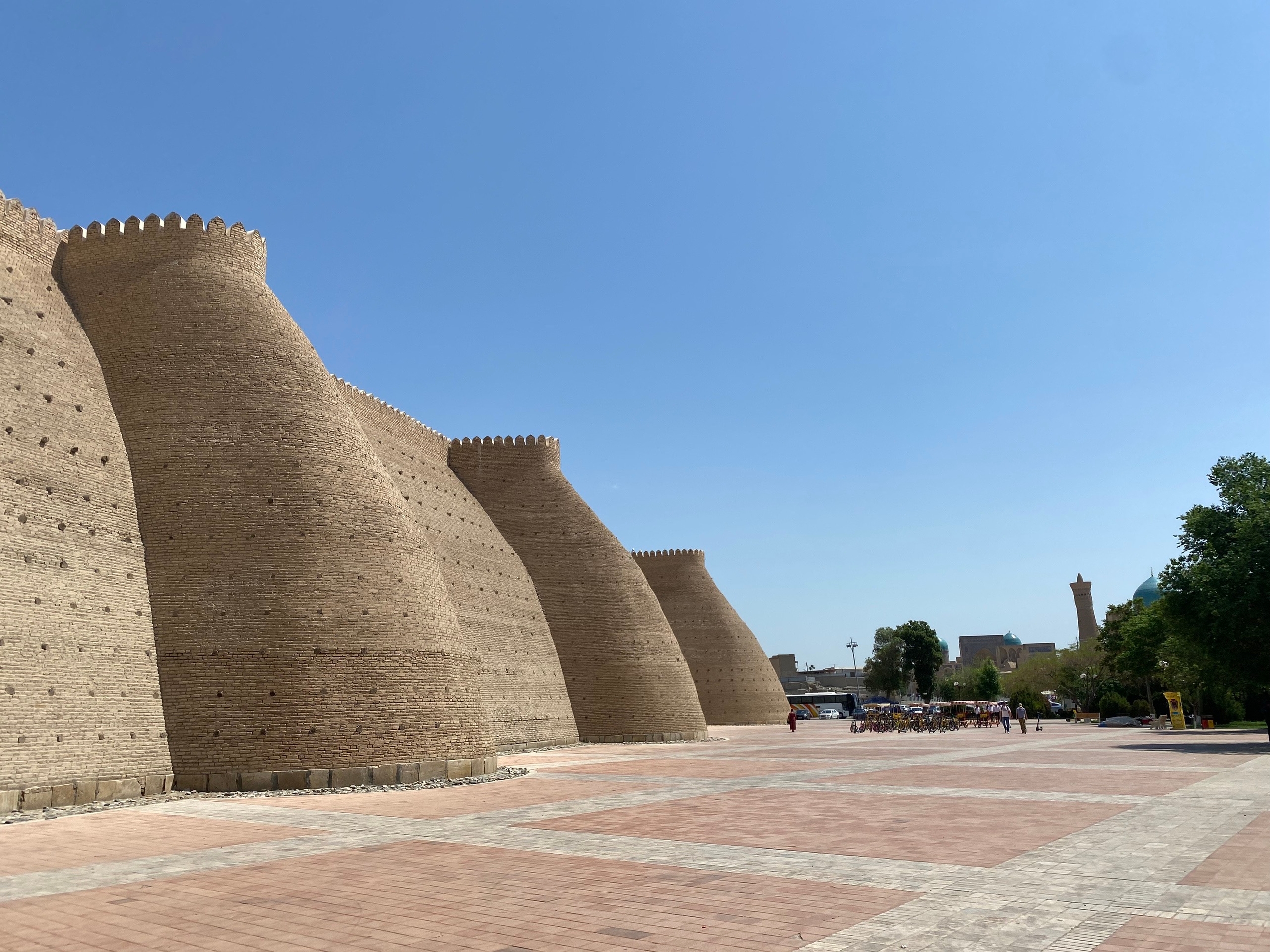 Пузатые башни