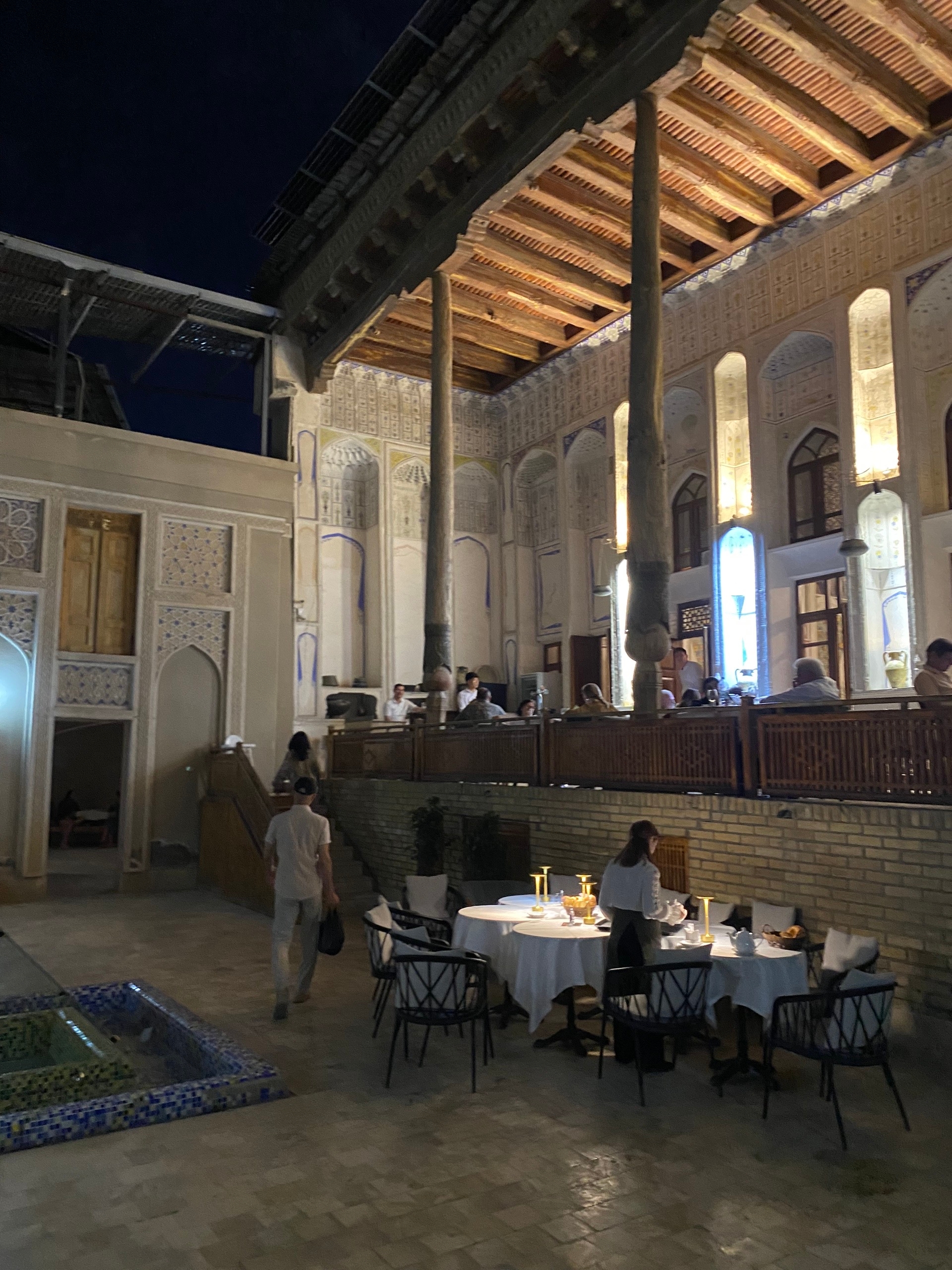 Ресторан в традицинном стиле