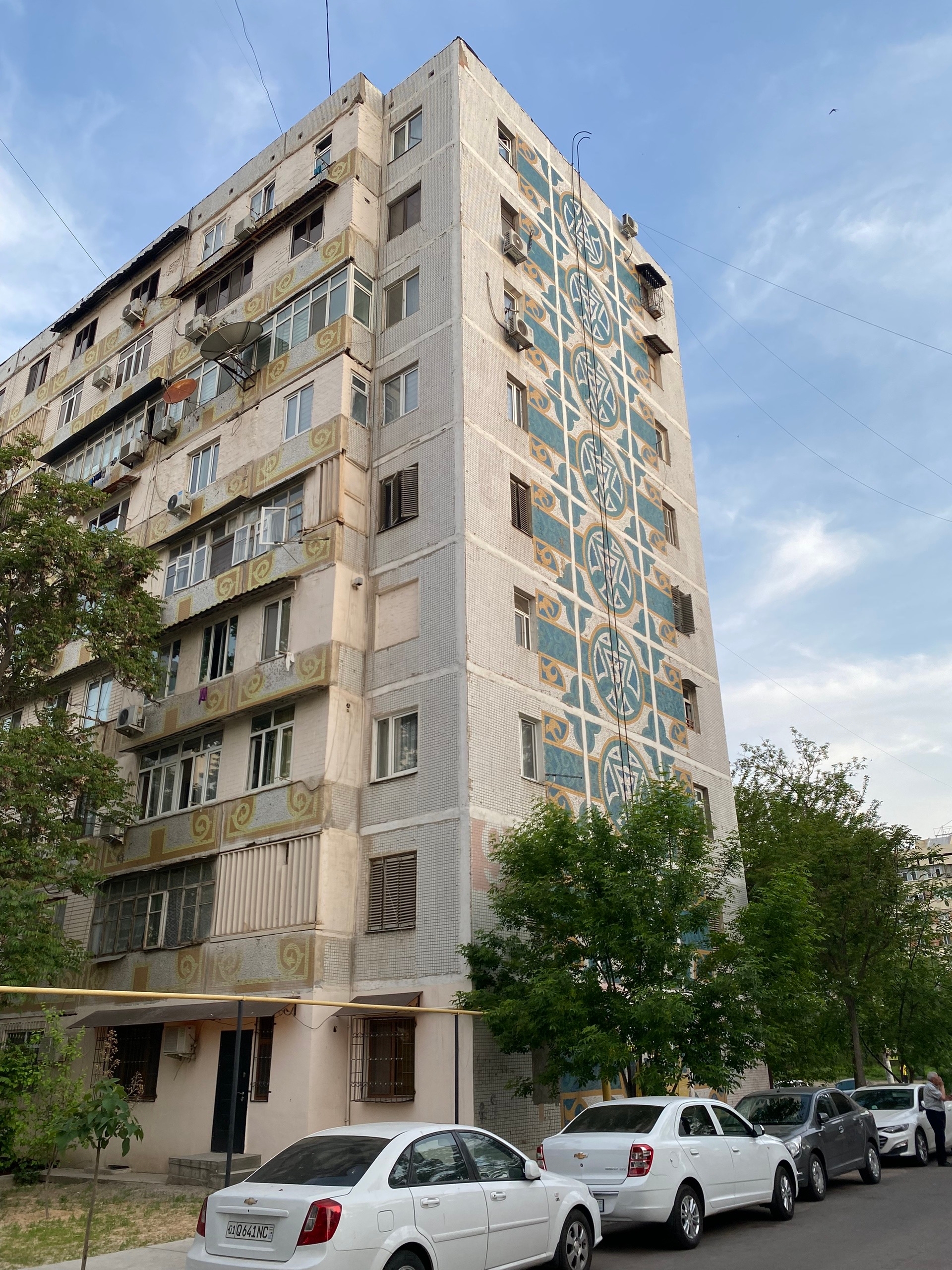 На многих домах того времени встречается