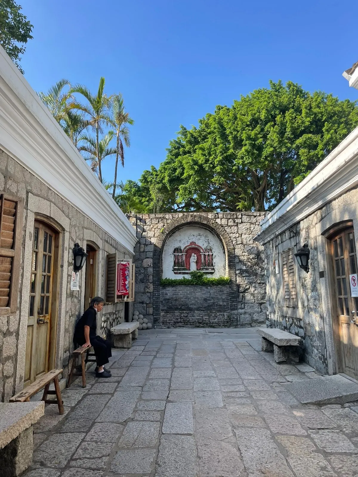 Вход в форт